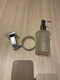 Dávkovač na tekuté mydlo - 5