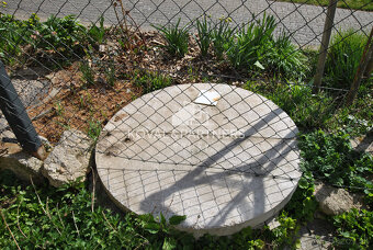 Koval & partners ponúka na predaj pozemok zo starým domom na - 5