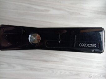 Xbox 360 S - 5