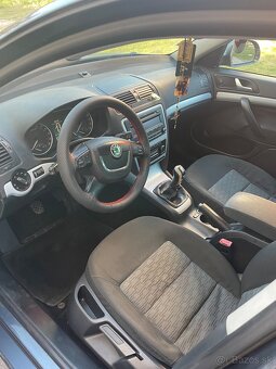 Predám Škoda Octavia Combi 2 facelift - 5