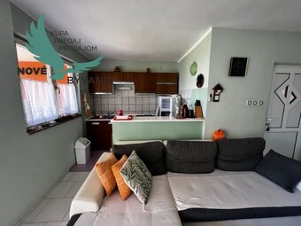 Na predaj dom s 3 apartmánmi len 250m od mora, Chorvátsko - - 5