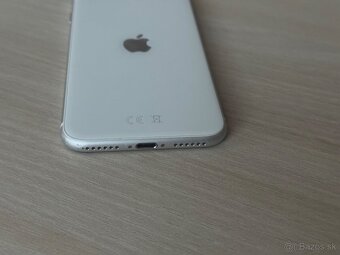Predám iPhone SE 2020 64GB White - 5