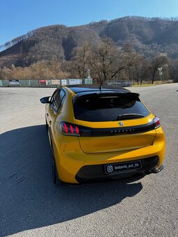 Peugeot 208 - 5