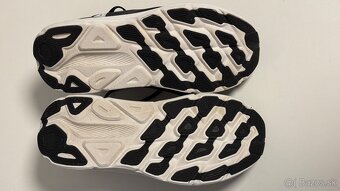 HOKA Clifton 9 - 5