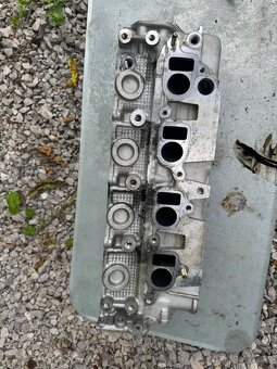 Hlava valcov nissan 2.2 dci Kód motora YD22. - 5