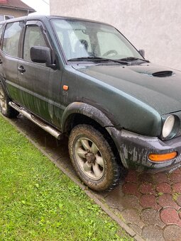 Nissan terrano 2 2.7 - 5