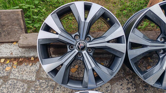 5x112 R18 --- ŠKODA KAROQ (SEAT ATECA) - 5