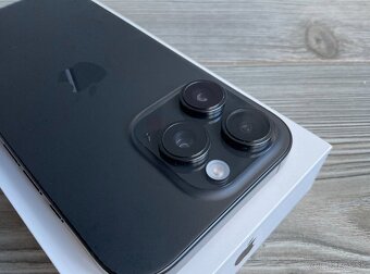 iPhone 16 Pro 128 GB čierny titán - 5