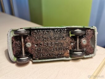 Dinky toys Vauxhall Cresta - 5