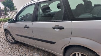 Ford focus combi 1,8 / 74 kw , nafta, r.v. 12 / 2003 - 5