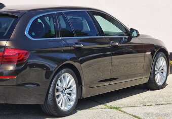 BMW Rad 5 Touring 530d xDrive 190KW AT8 4x4 SR 1majitel Serv - 5