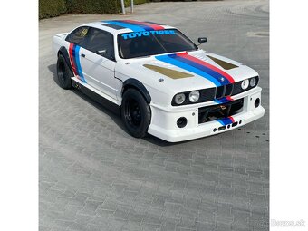 BMW E30 325i race car - 5