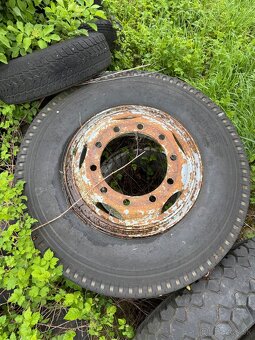 Predávam plášte disky kolesá na Poľno náradie stroje - 5