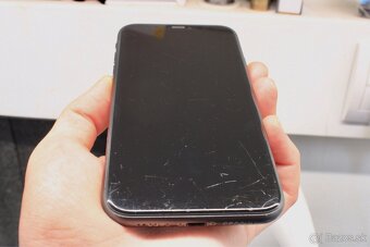 iPhone 11 64GB (plne funkčný) - 5