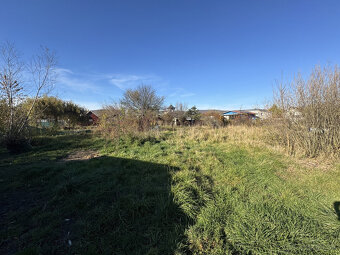 Záhrada 626 m2 v peknej lokalite v Rači na Žabom Majeri za s - 5