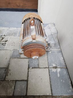 Motor 3 kW 940 otacok - 5