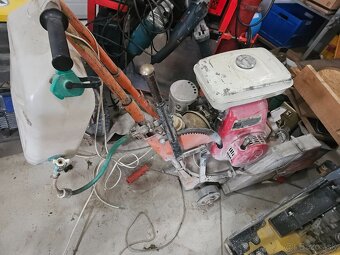 Predám rezačku špár (škár) na betón asfalt - 5