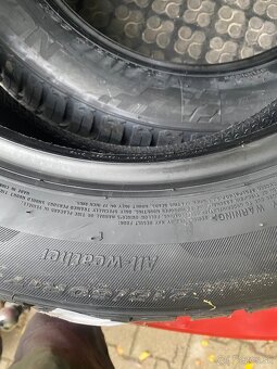 Predám nepoužité pneu 215/60 R17 - 5