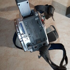 Sony DCR-HC85E polo-profesionalna kamera na MINI DV v TOP - 5