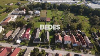 Atraktívny pozemok vhodný na výstavbu v obci Poluvsie, 2698m - 5