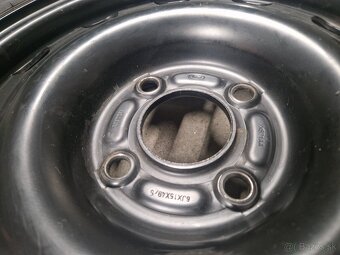 Rezervy Ford - nepoužité - 2x R15 a 1x R14 - 5