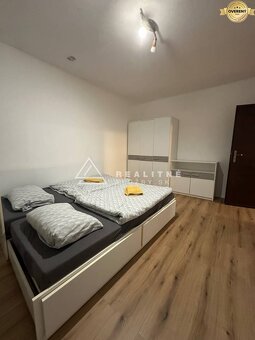 Samostatná izba v zrekonštruovanom 3-izbovom byte – Exnárova - 5