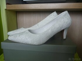 svadobné šaty, topánky - 5