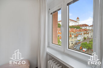 Exkluzívne na predaj 3 izbový byt s balkónom Zámocká ulica B - 5