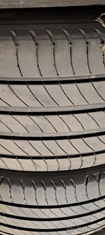 Predám 4ks jazdené letné 235/50r19-103V Michelin - 5