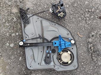 VW Golf 4 - sťahovačky okien - 5