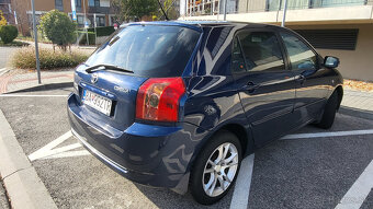 Toyota Corolla E12J rok 2004 - 5