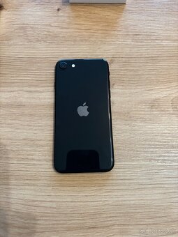 Predám iPhone SE 2020 - 64GB Black - 5