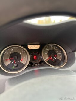 Renault Megane 1.6 16V (2006) 82kw - 5