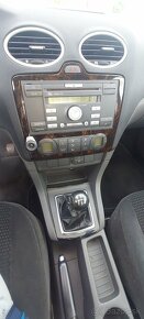 Ford Focus sedan 1.6 16V - 5