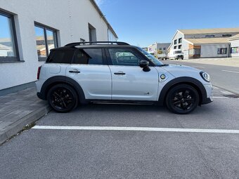 MINI COUNTRYMAN HYBRID ALL4 - 5