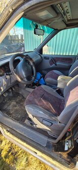 Na nahradne diely Nissan Terrano 2.7 TDI 92kw 4x4 klíma - 5