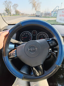 Opel Astra 1.6 Turbo (2009) - 5