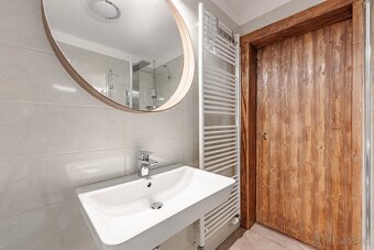 MODERNÝ DIZAJNOVO RIEŠENÝ 1i BYT S VEĽKOU LOGGIOU - 5