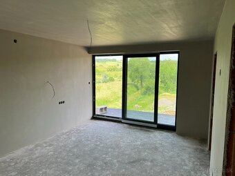 🔹 HLADKÉ STENY, RÝCHLA PRÁCA – ZVERTE OMIETKY PROFESIONÁLOM - 5
