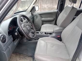 Jeep Cherokee KJ - 5