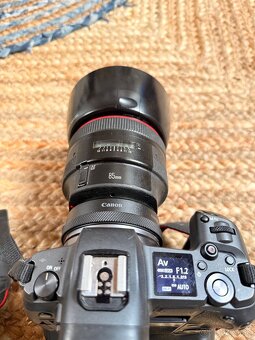 Canon EOS R + 85mm f1,2 1400€ spolu - 5