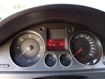 Volkswagen Passat B6 /2,0 TDI/110 KW Plne pojazdný - 5
