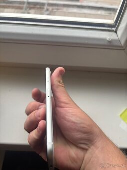 iPhone se 2020 biele ND - 5