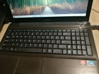 Asus X52. Intel i5. 500 GB. 15,6". 8GB RAM.Nová klávesnica. - 5