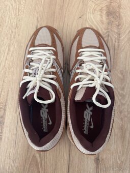 Nike Air Max Moto 2K - 5