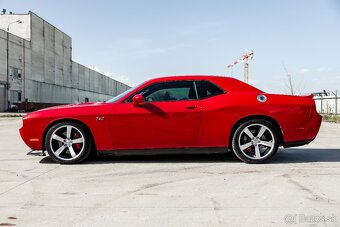 Dodge Challenger SRT8 6.4 MANUÁL 477PS - 5
