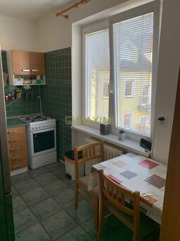 Ponúkame na predaj priestranný, slnečný a kompletne zariaden - 5