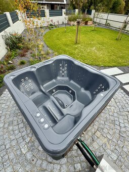 Štvorcová kúpacia kaďa, vírivka, jacuzzi - 5
