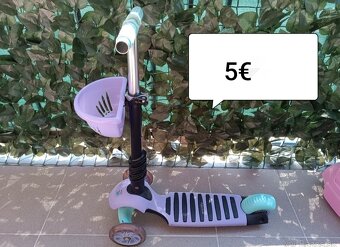 Šmykľavka, trojkolka, odrážadlo a kolobežka - 5