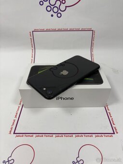 Apple iPhone SE 2020 64GB Space Gray Batéria 100% - 5